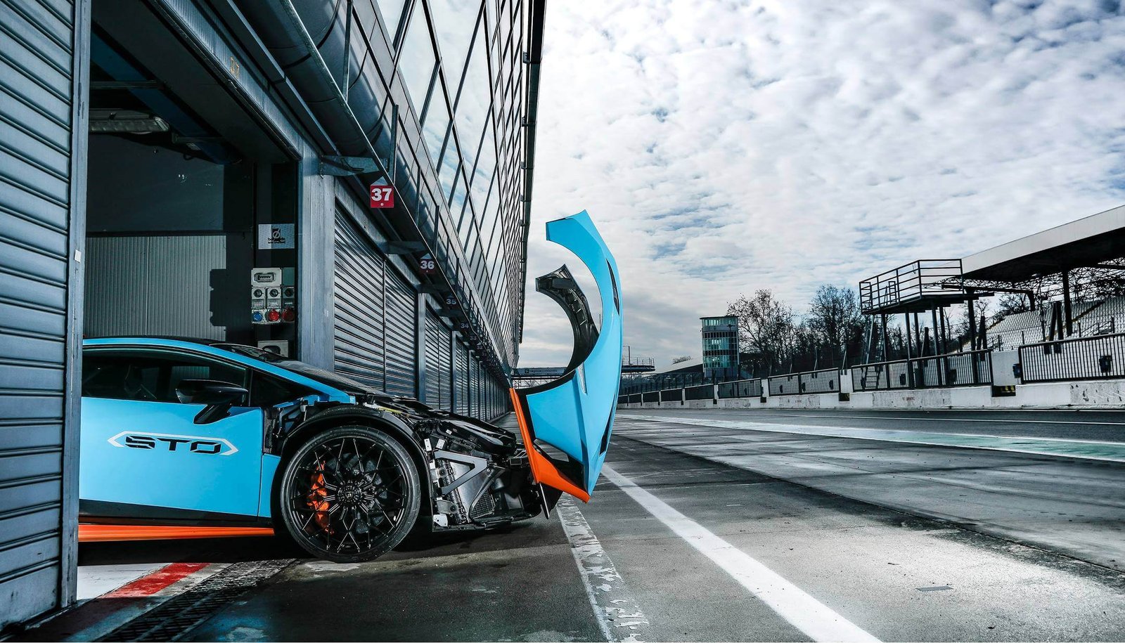 Lamborghini Huracan STO 