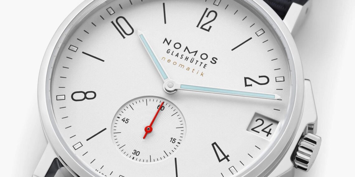 Nomos Glashütte Ahoi Neomatik 38 Date – Spor Saatin En Zarif Hali