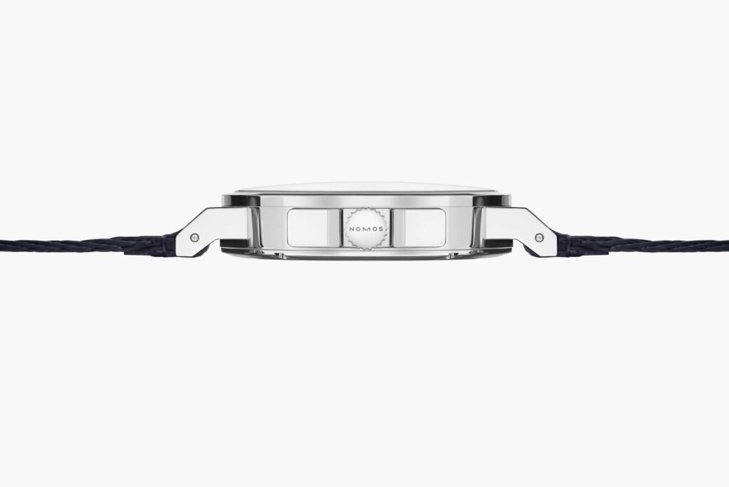 Nomos Glashütte Ahoi Neomatik 38 Date – Spor Saatin En Zarif Hali